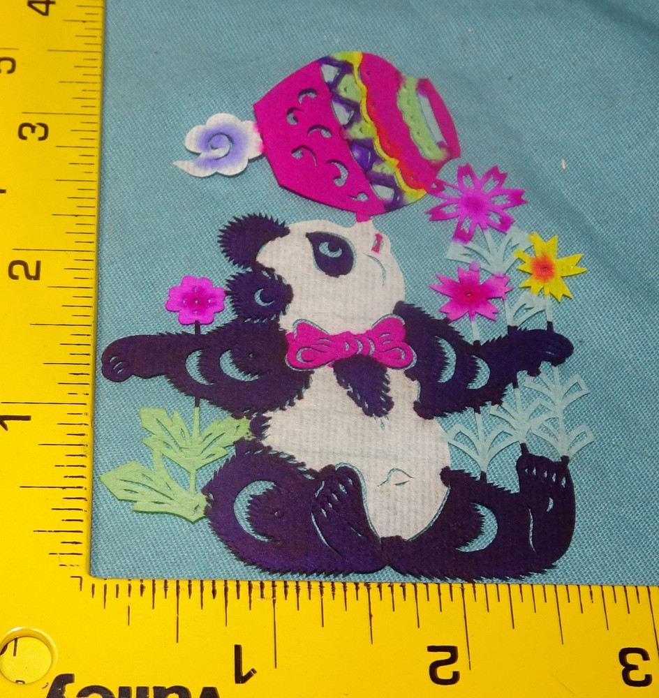 Chinese YUHSIEN PAPER-CUTS BEAR = delicate