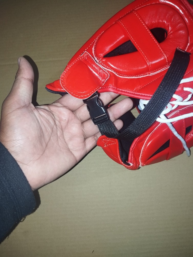 Winning FG-2900 Boxing Headgear - Red, Size L