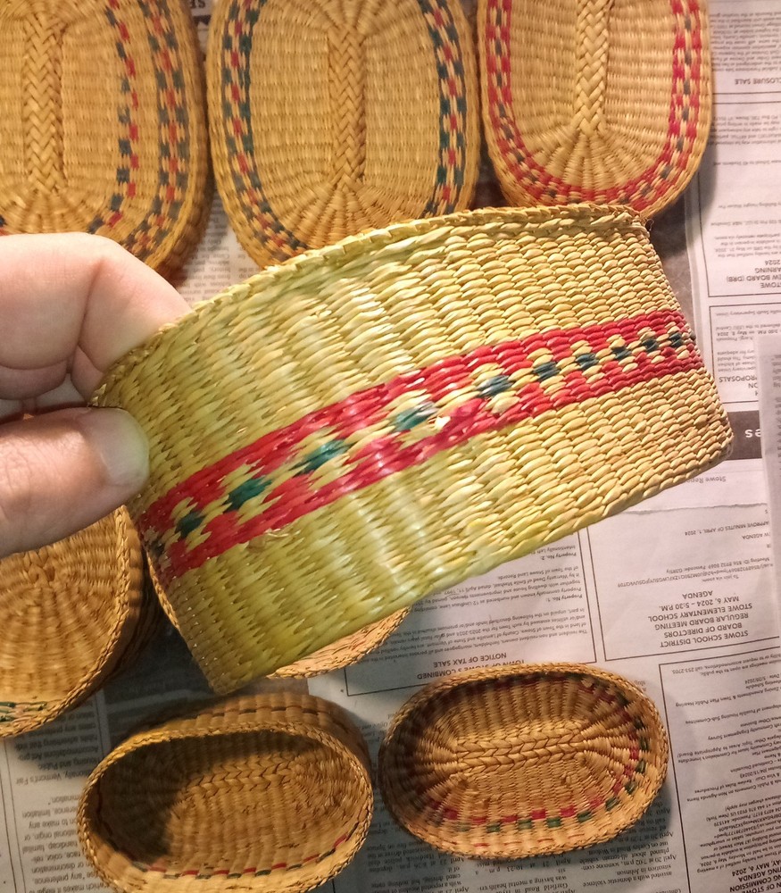 (4) Nesting Baskets