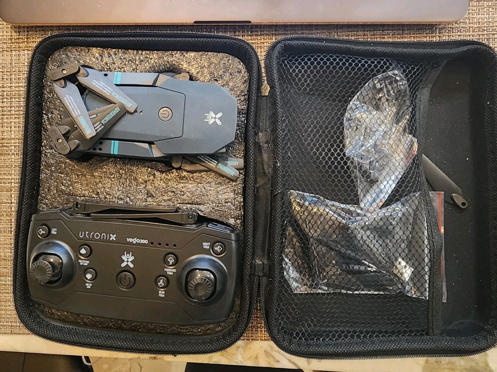 Utronix Vego2000 Foldable Drone with Remote & Case – Beginner RC Quadcopter