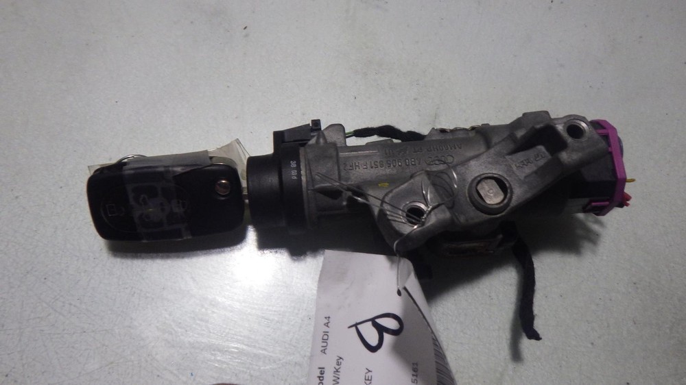 04 AUDI A4 Ignition W/Key 4B0905851F