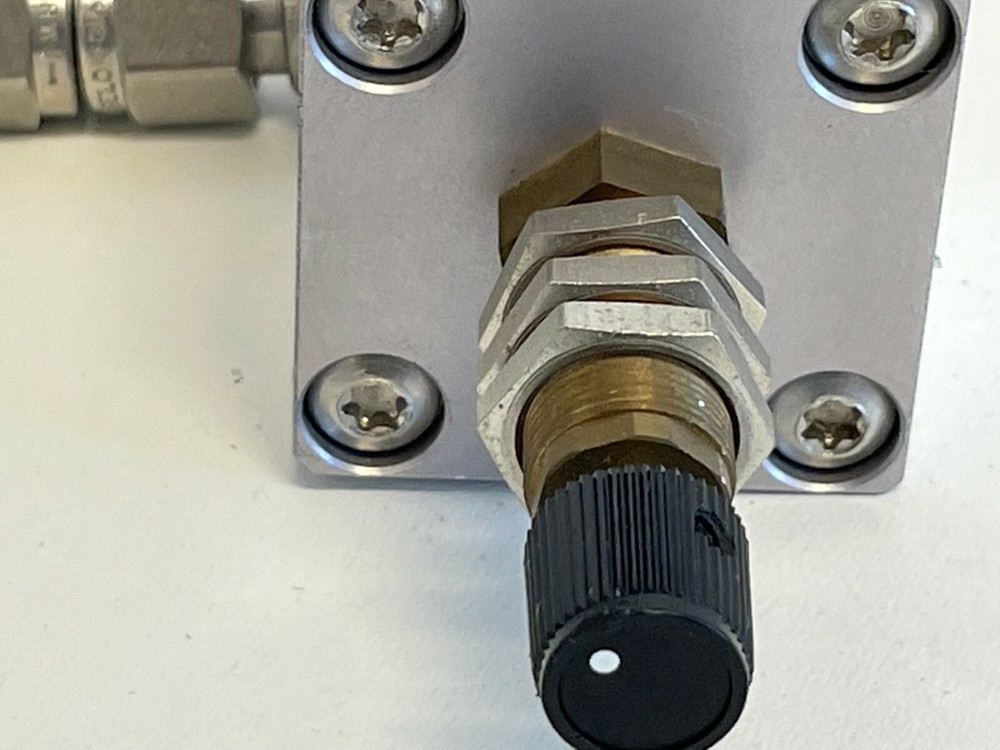 U2/7: Vici Condyne Flow Controller FC22AV1K