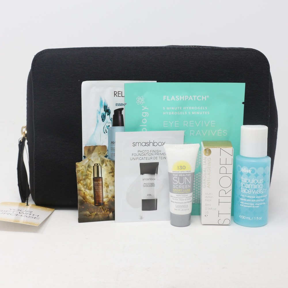 Macy's Gift Bag Set 7 Piece Set  / New
