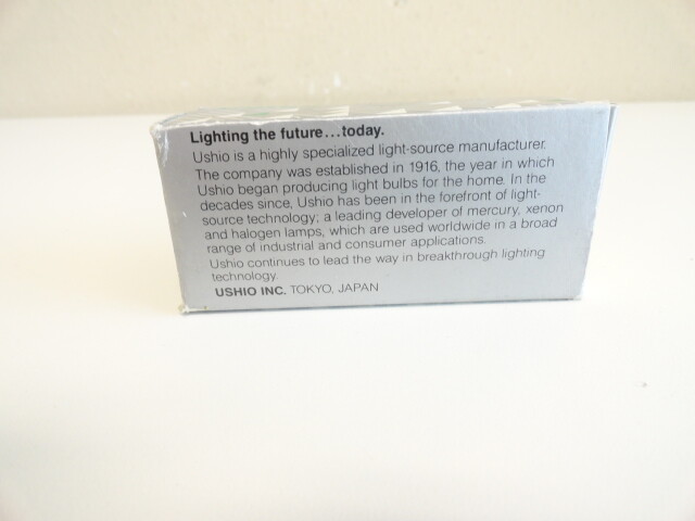 XX17: Ushio Halogen Projector Lamp 84125