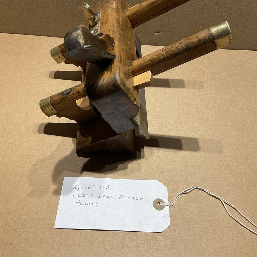 GRIFFITHS NORWICH ENGLAND WEDGE STEM PLOUGH PLANE