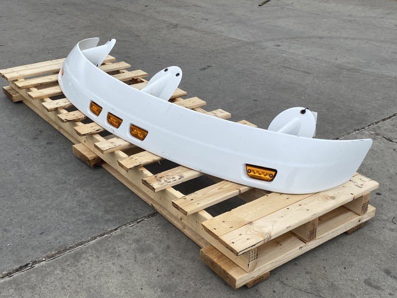 2016 Peterbilt 579 Visor (654-10807)