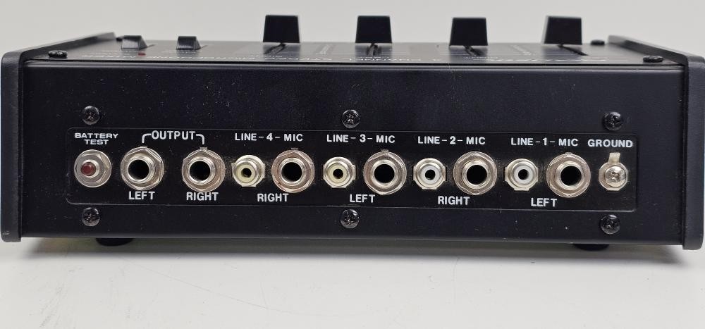 Realistic microphone mixer (P25017191)