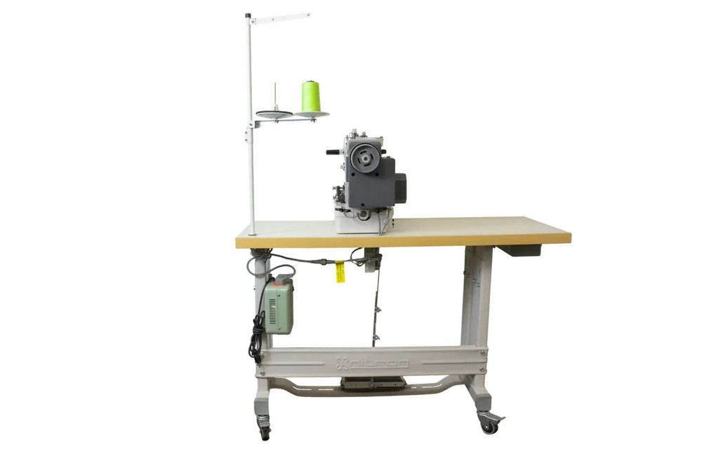 NT-798E BUTTON HOLE SEWING MACHINE
