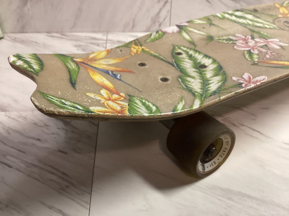 Globe Flower Graphic Complete Skateboard - 25”x7”.