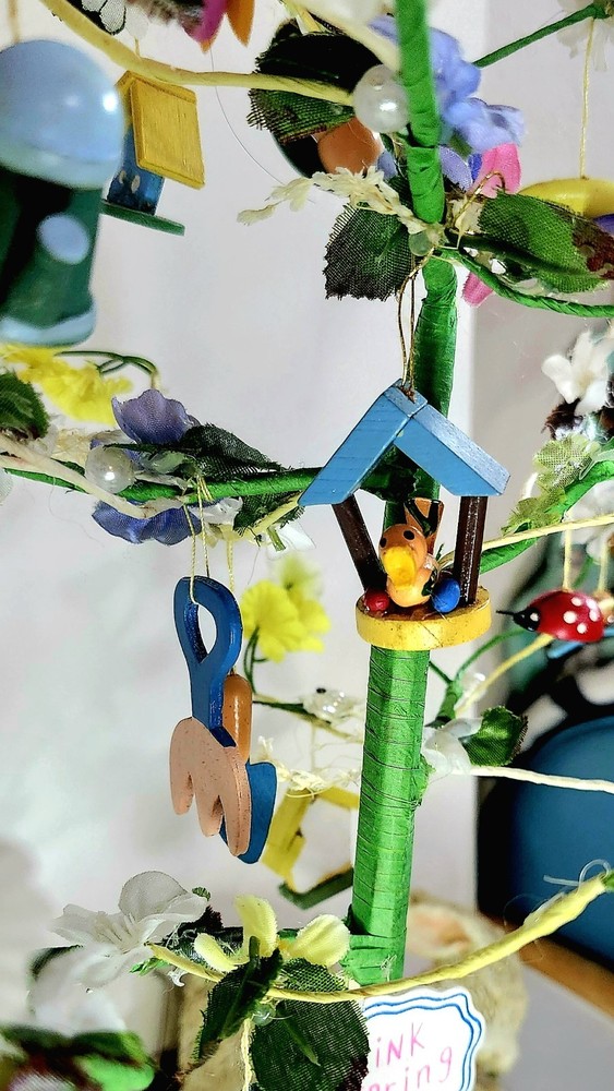 Vintage Easter "THINK SPRING" Tree With 21+ HAND PAINTED ORNAMENTS. 17" Tall