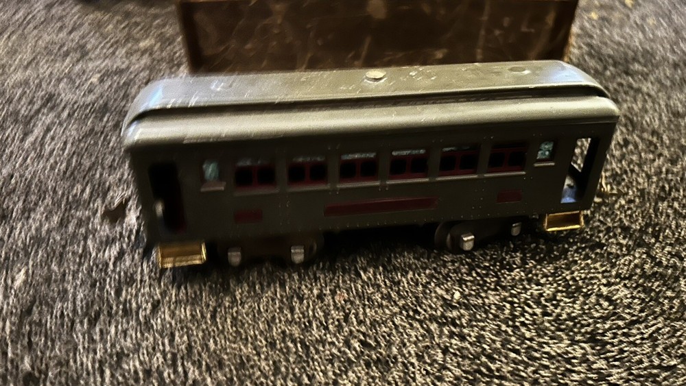Lionel O- Gauge Train Set 281 engine NYC Observation Pullman W/ Box
