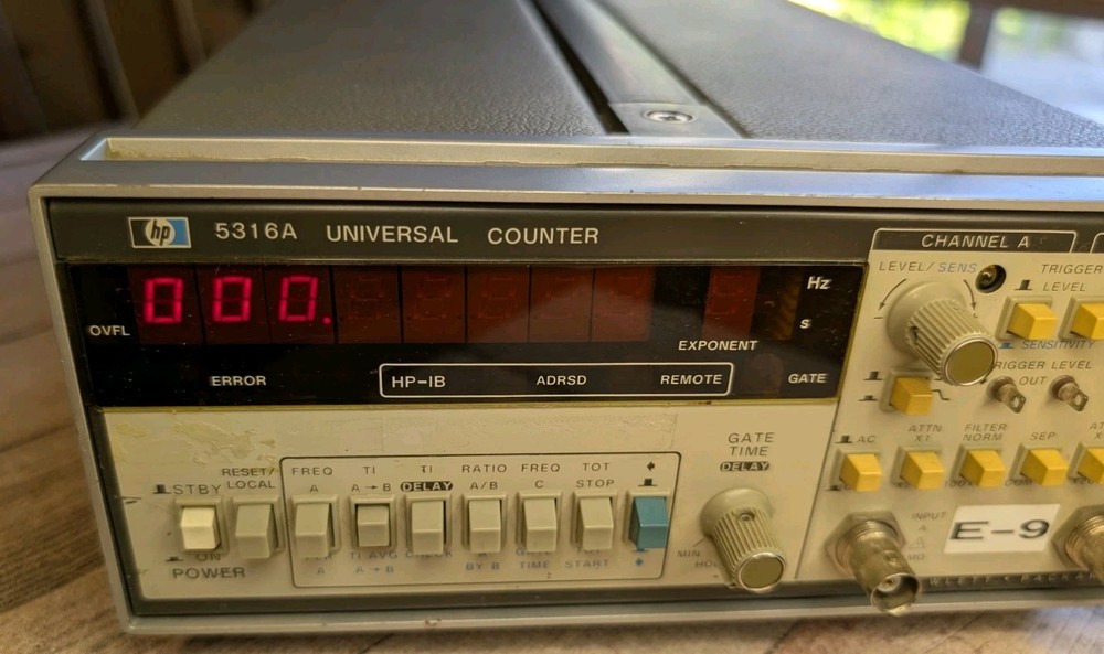 HP 5316A Universal Counter Powers On