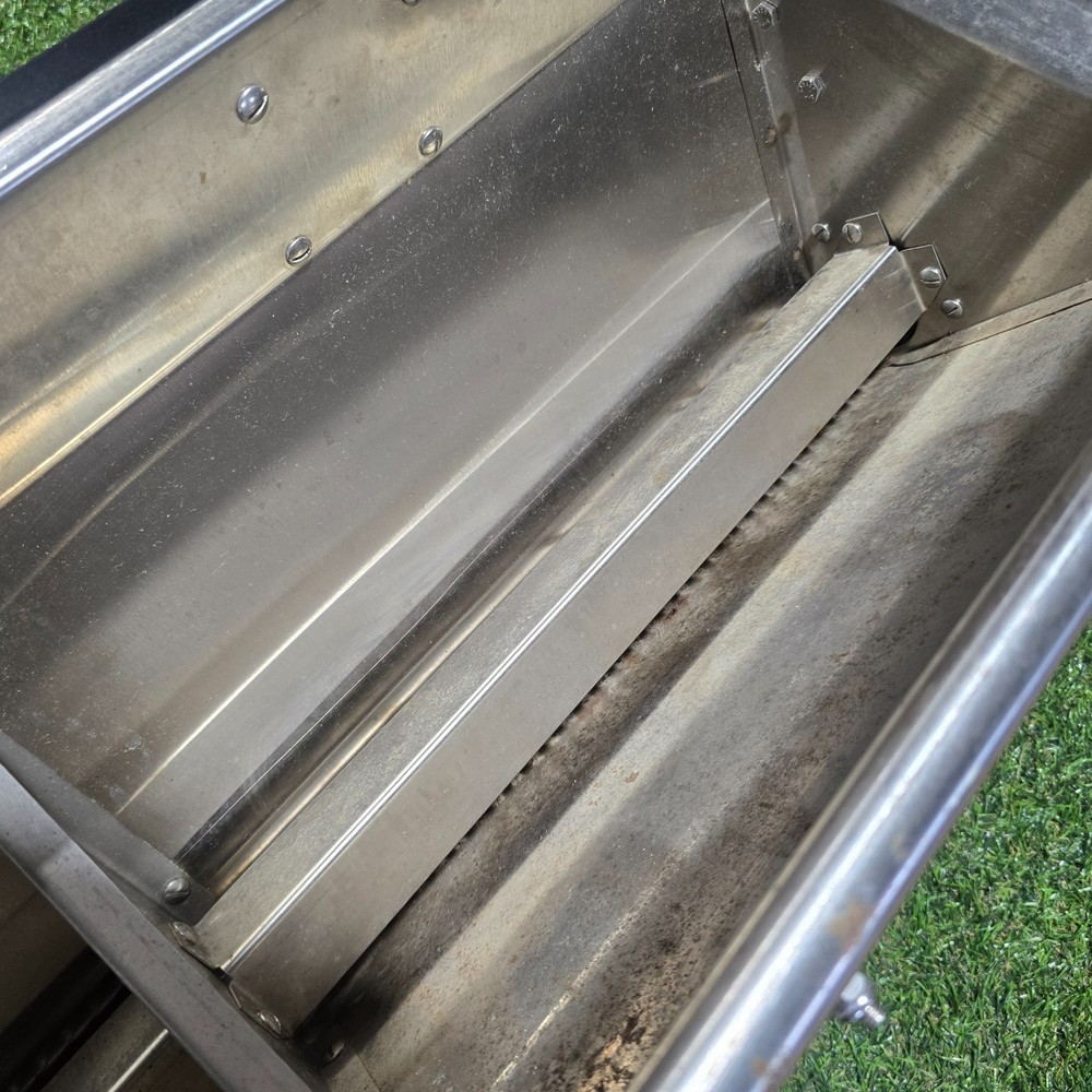 Meyer Walk Behind Hotshot-100 Drop Spreader