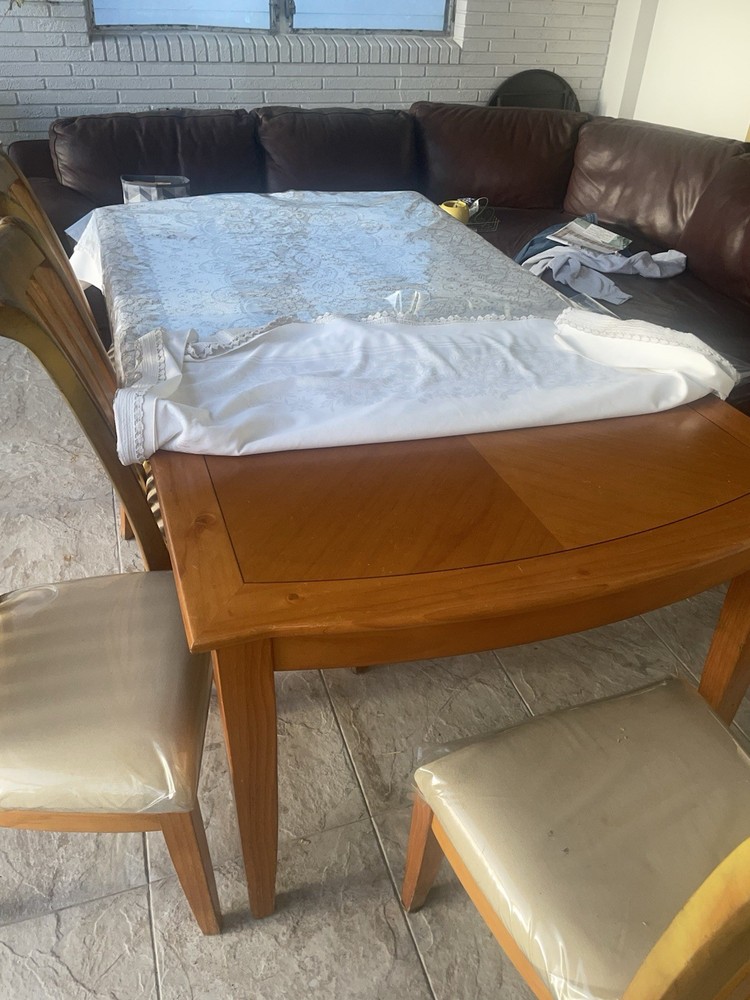 Wooden Dining Table With 4 chairs