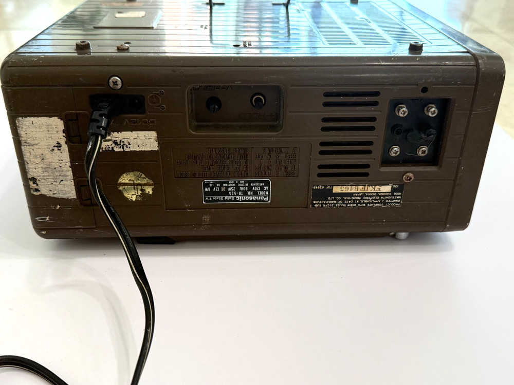 VINTAGE PANASONIC SOLID STATE PORTABLE TELEVISION TR-525