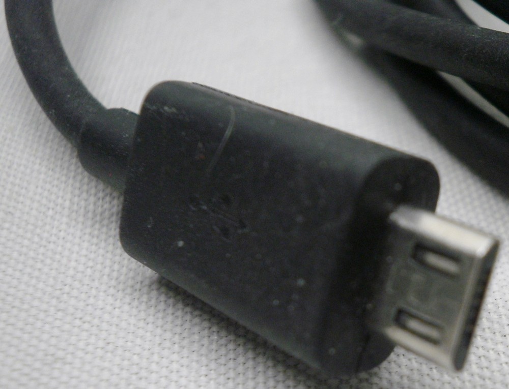 Amazon Dot 2nd Generation Smart Speaker Model RS03QR NO Power Adapter