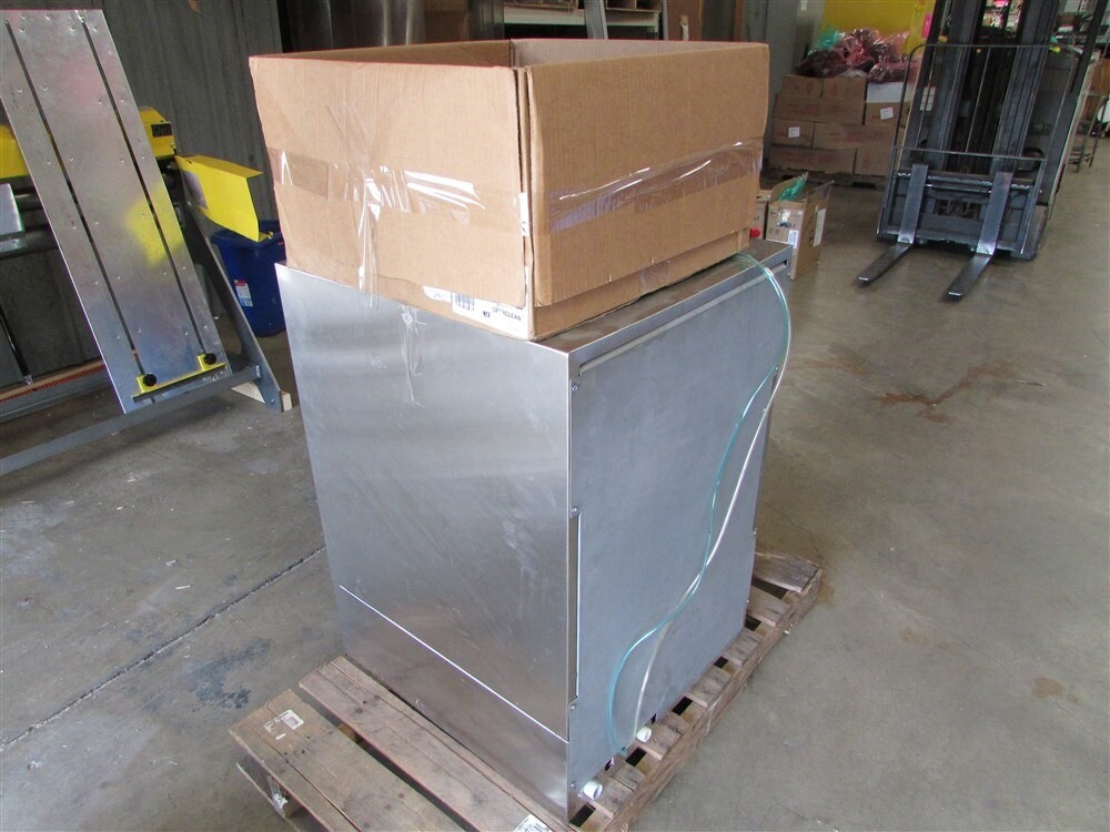 Blakeslee UC20 Dishwasher (see description for condition)