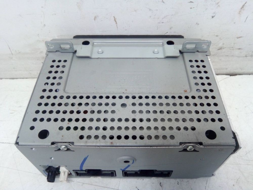 Radio/CD Changer Combination *CODE not present. Fits Ford Transit V36