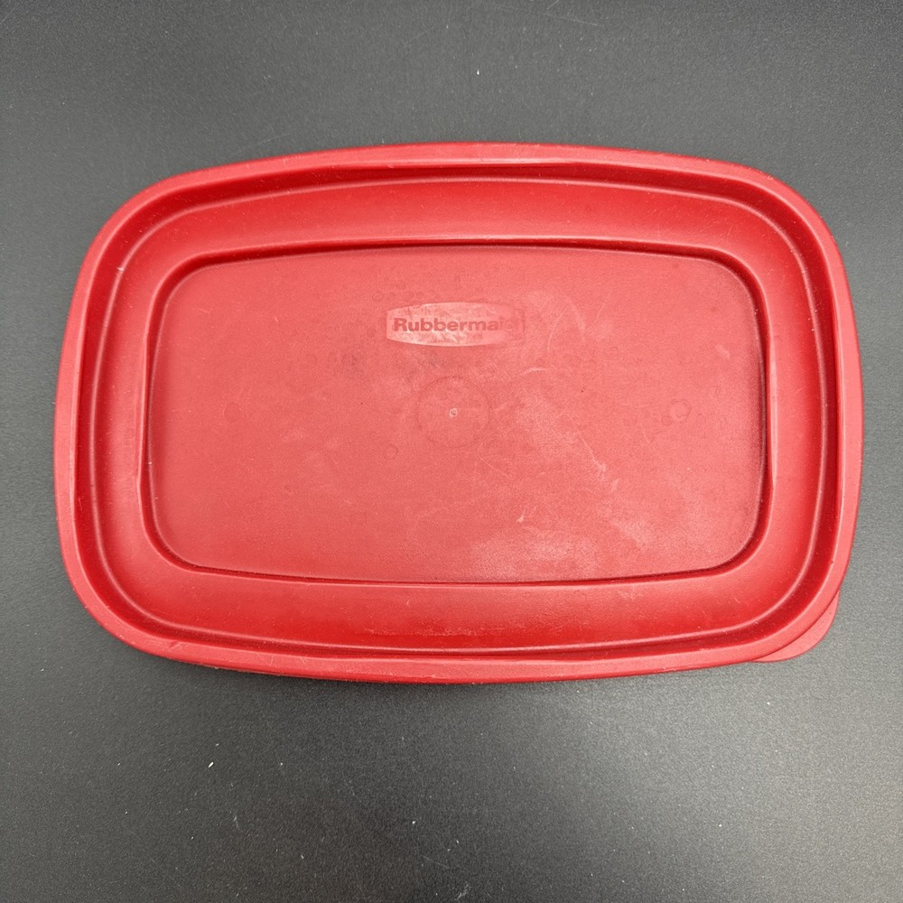 Rubbermaid Easy Find 1Z082 Red Rectangular Replacement Container Lid  10 x 6.75