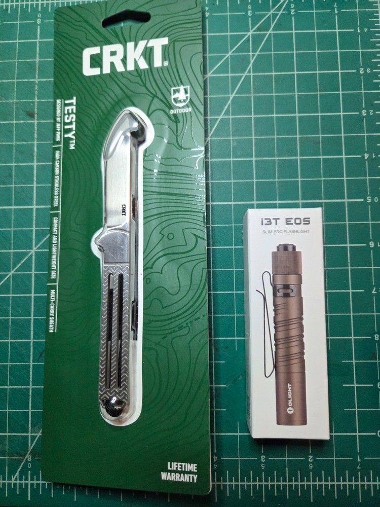 CRKT  & OLIGHT COMBO TESTY & i3T EOS- NIB