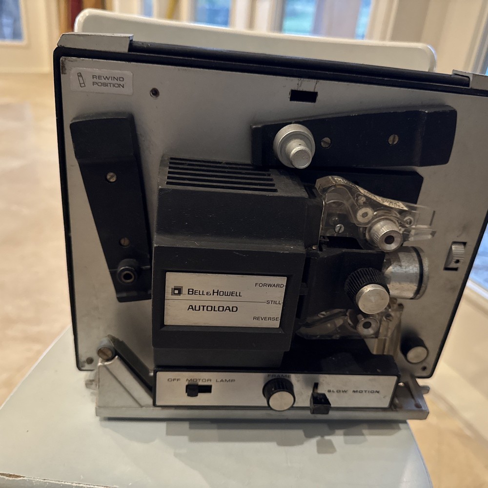 Vintage Bell & Howell Autoload 482A Projector