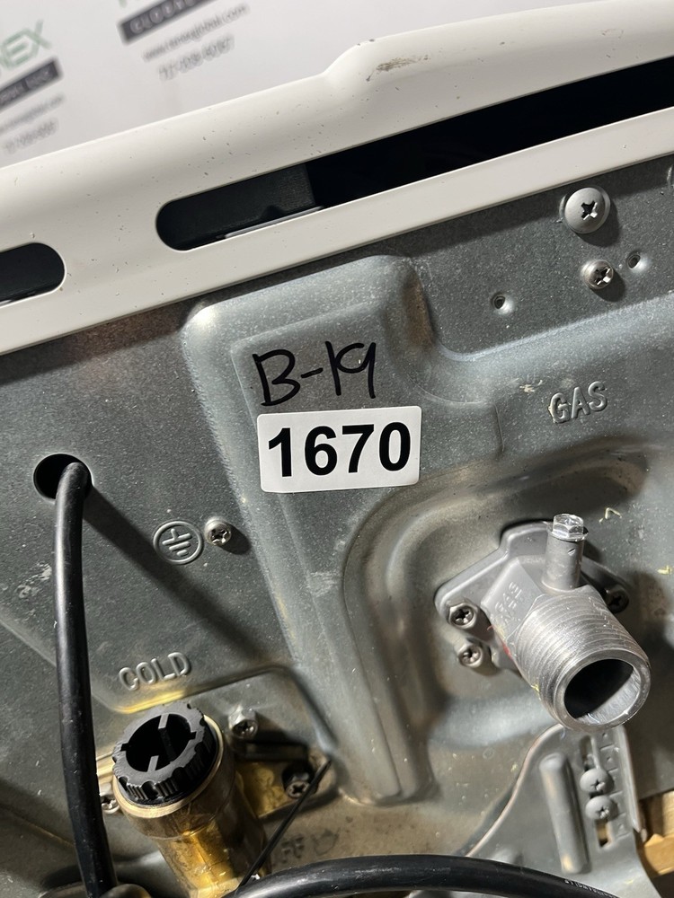 Rinnai V75iN Indoor Tankless Water Heater 180k BTU Natural Gas (B-19 #1670)