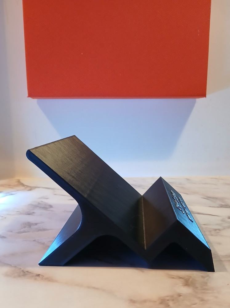 SHORWAVE PORTABLE RECEIVER-TABLETOP STAND