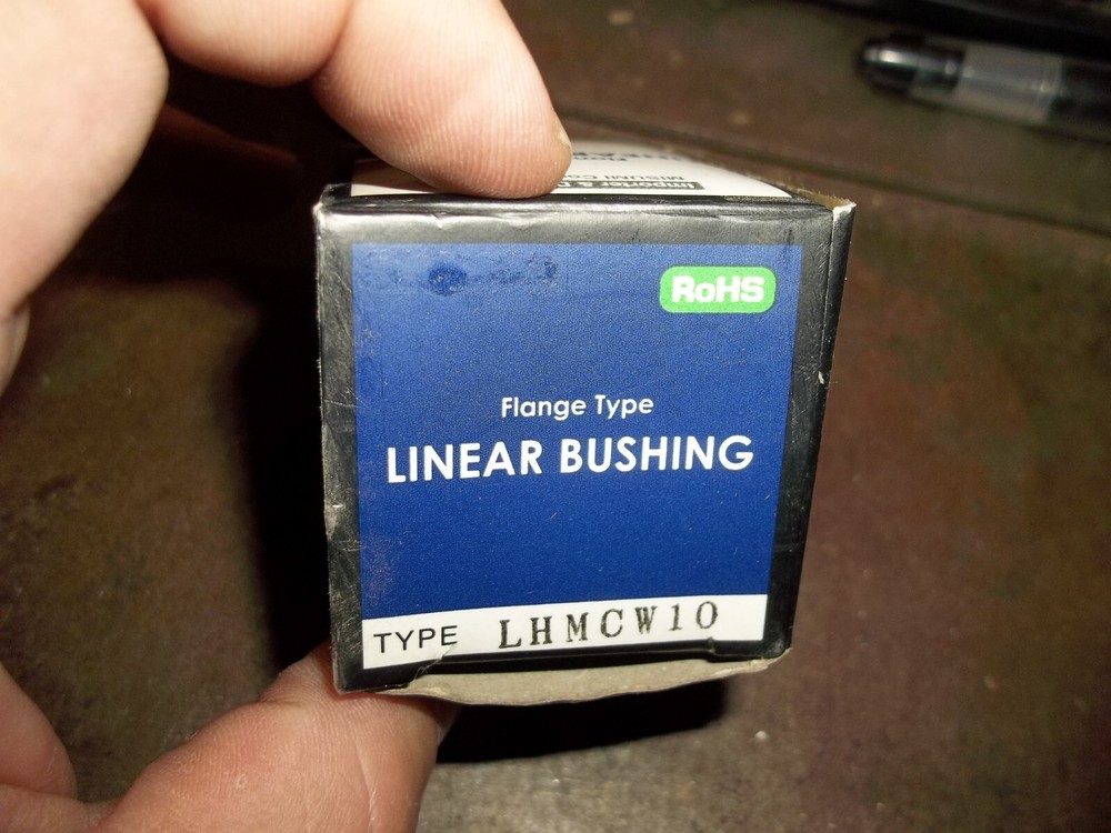 NIB MISUMI LHMCW10 FLANGE TYPE LINEAR BUSHING (DR3E2)