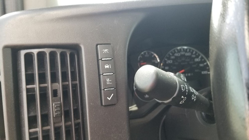 23 CHEVY EXPRESS 3500 REAR VIEW CAMERA