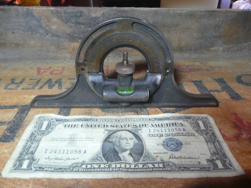 Vintage BROWN & SHARPE Protrator Head.