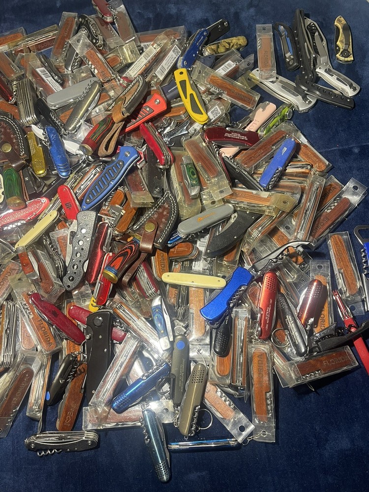 Pocket Knives/multitools Lot (see description)