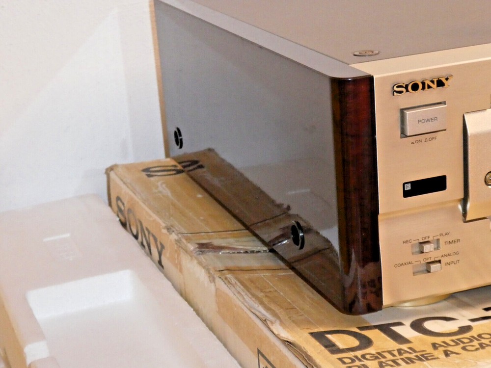 Sony DTC-77ES high-end DAT recorder champagne original packaging, 110 V, serv...