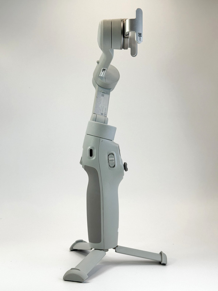 DJI Osmo Mobile 7 Smartphone 3-Axis Gimbal Stabilizer - Gray