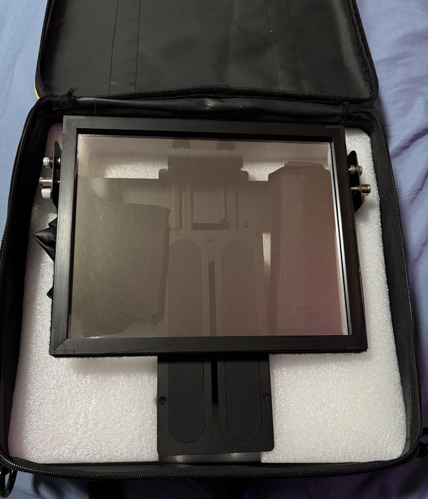 Glide Gear Teleprompter with Carrying Case