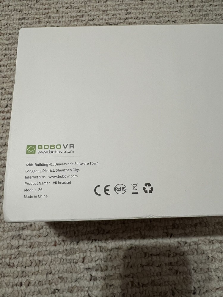 NEW IN BOX; BOBOVR 26 FOLDABLE/WIRELESS HEADSET w/ BLUETOOTH REMOTE CONTROLLER