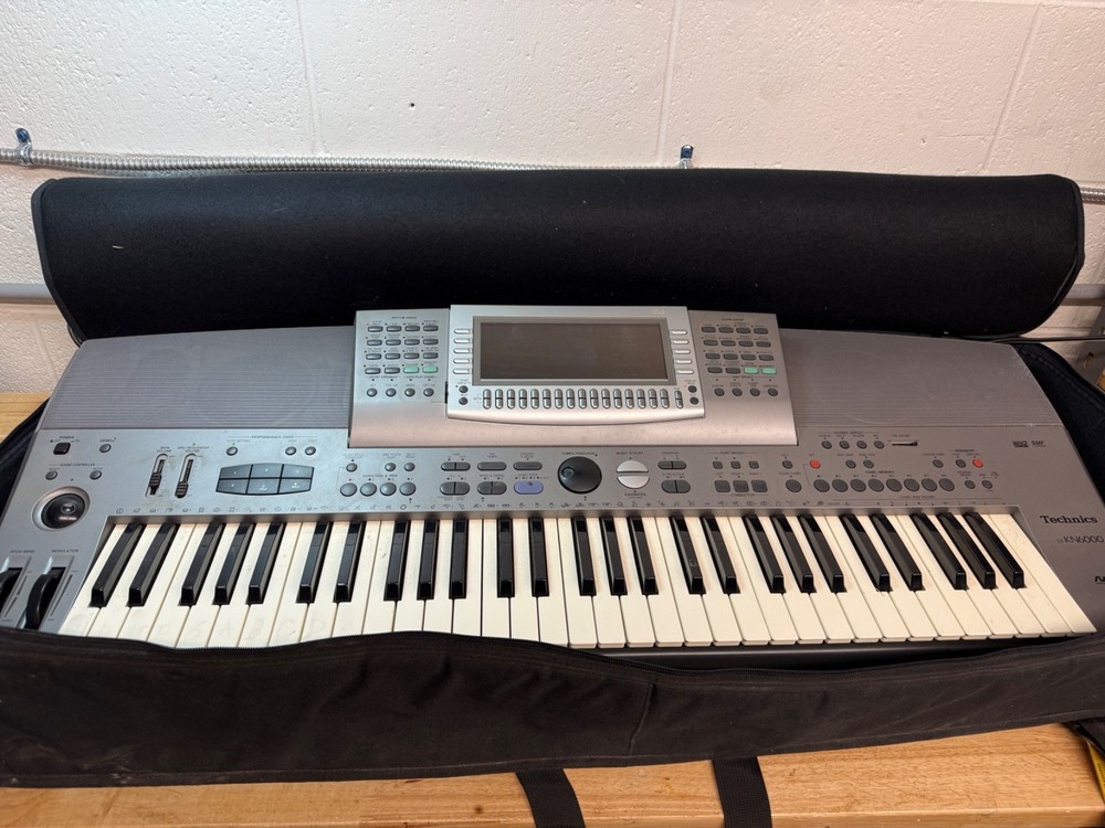 Vintage Technics SX-KN6000 Professional Keyboard With Case