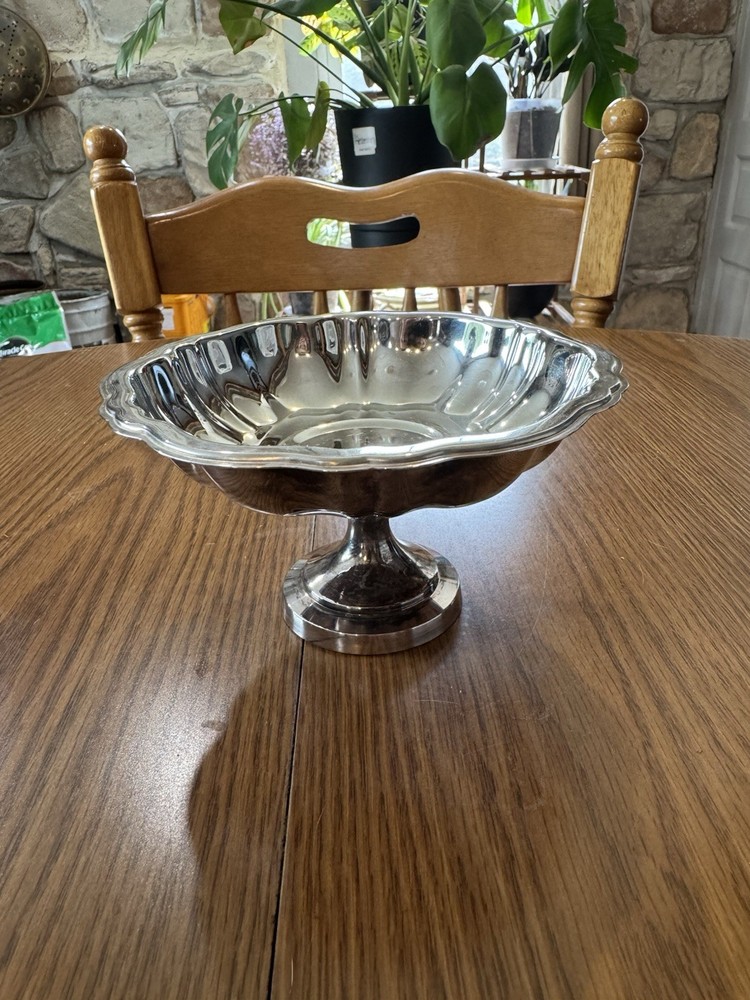 Wm. Rogers silverplate candy dish, 5.5” diameter