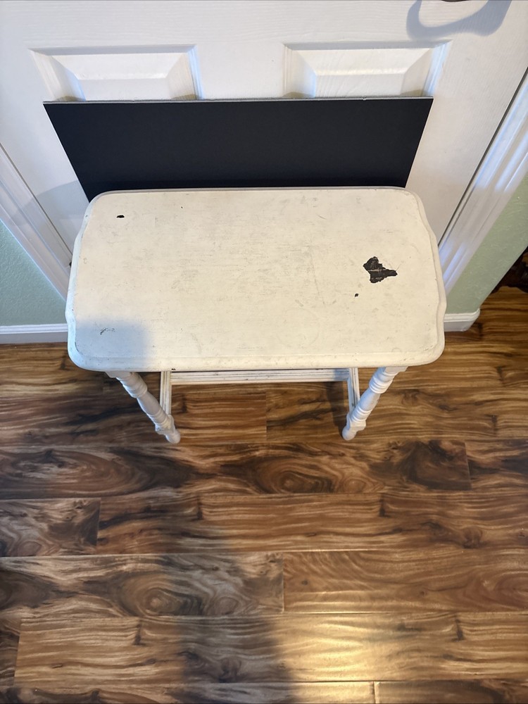 VTG-cream Painted -spindle Legged Side Table