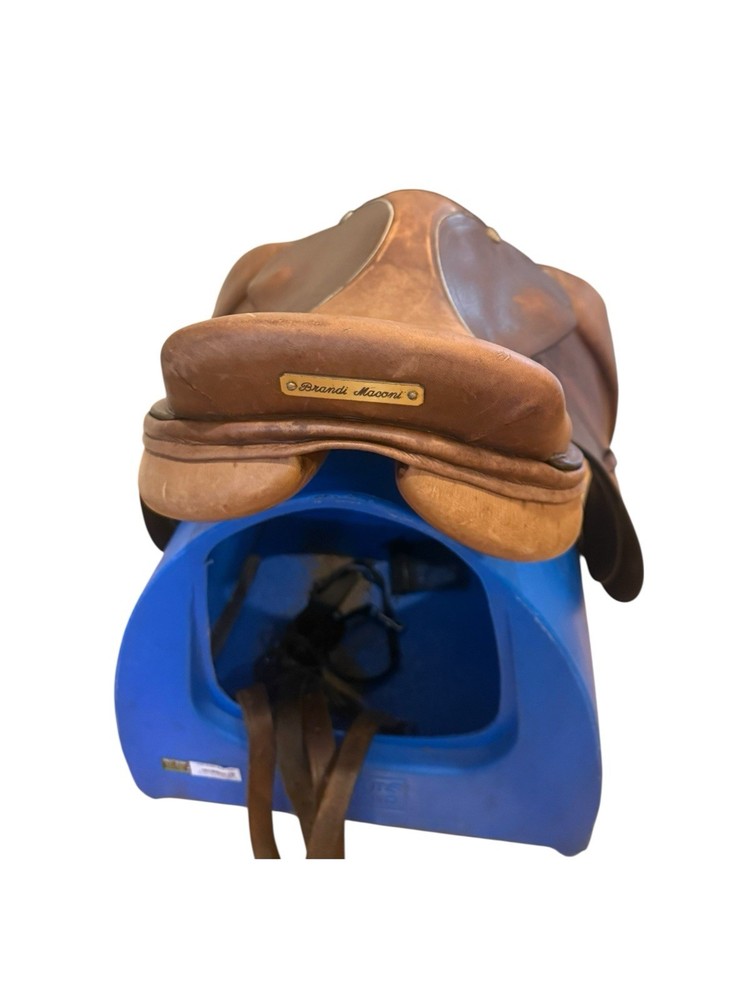 Camelot Leather 17” M English Saddle