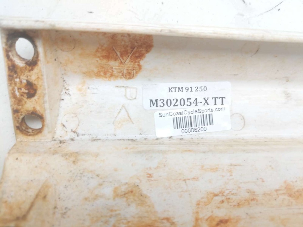 91 KTM 250 EXC Front Fork Guard Plastic (D)