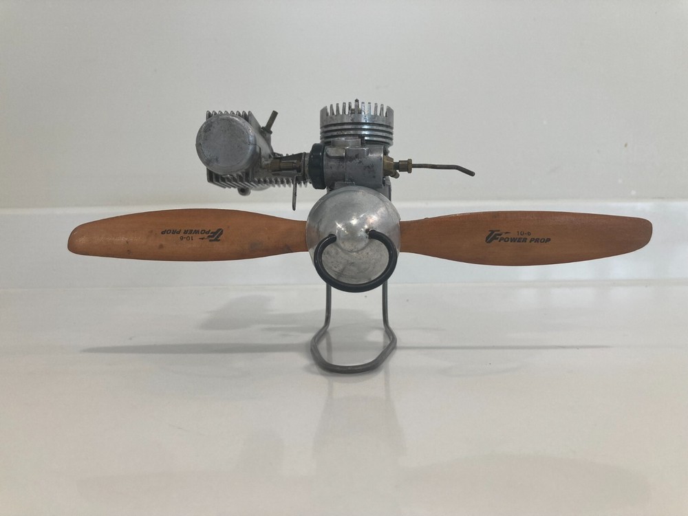 SUPER TIGRE 40 BULL RING Nitro Engine w/ Muffler