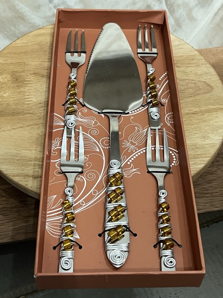 NEW Beaded Handle Cake Serving set, Home Essentials stainless steel, Beautiful