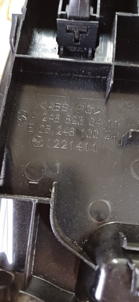 Mercedes A-Class (W176) USB AUX SOCKET PANEL COD A2468230411