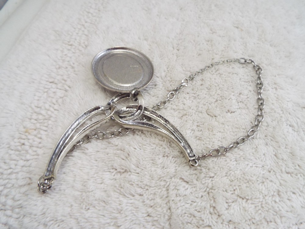 Silvertone Black Bead Pendant Necklace (D14)