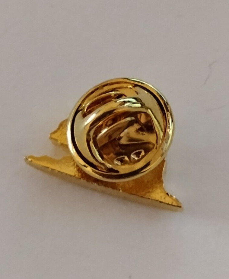 Small Gold Toned Bear Tack Pin