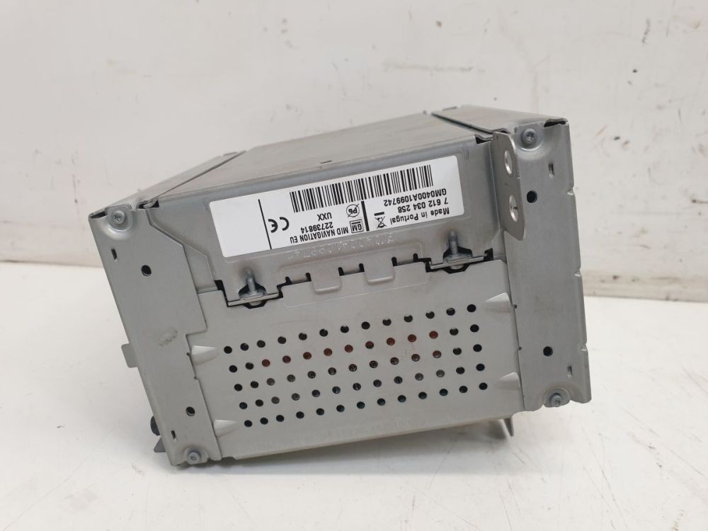 Radio/Navigation System Combination This radio requires a CODE, CODE