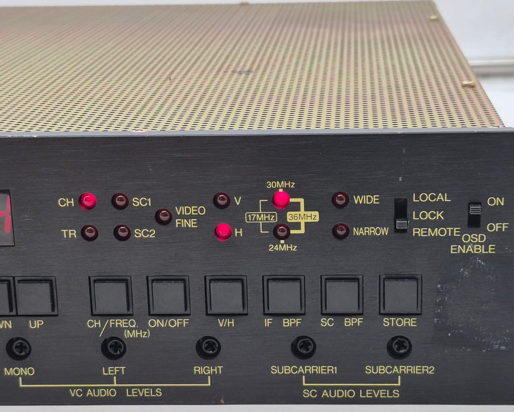 DX ANTENNA DIR-657 115V AC BROADCAST SATELLITE RECEIVER