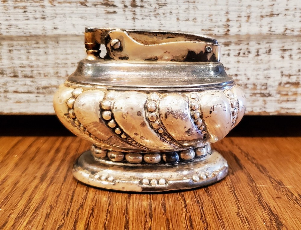 Vintage 1950s Ronson Crown Table Lighter!