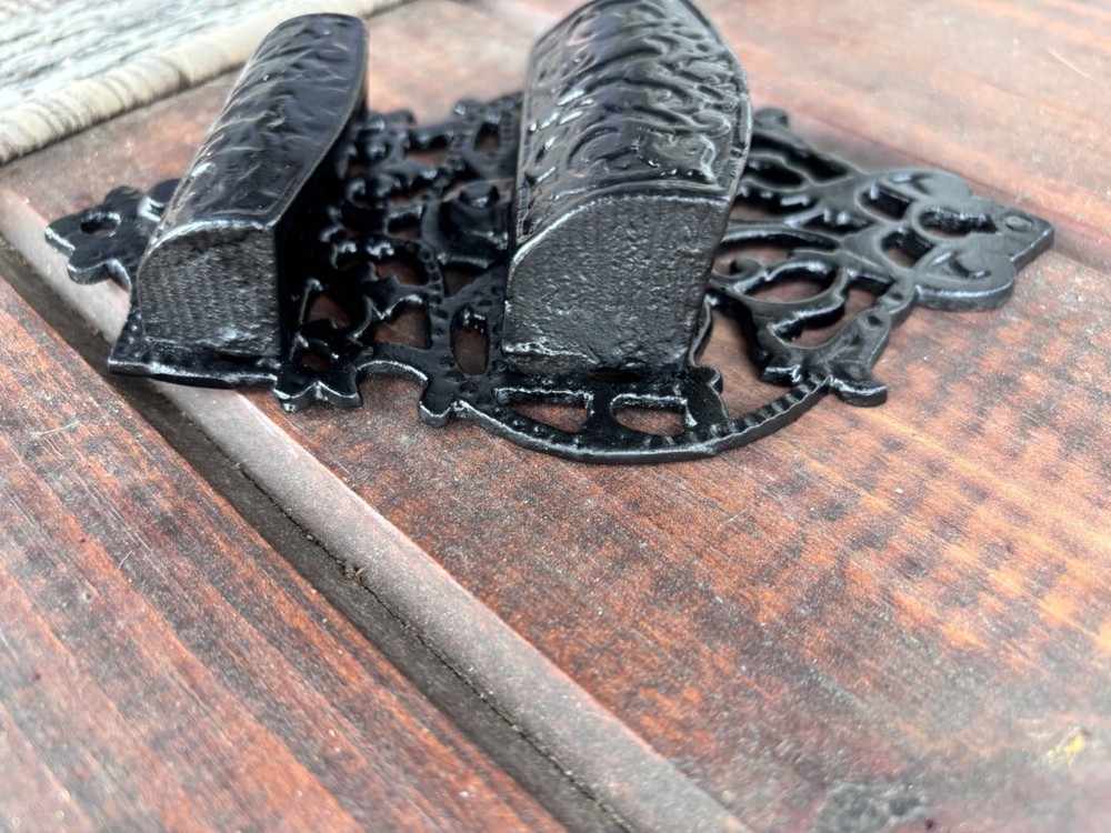 CAST IRON DOUBLE BASKET MATCH HOLDER WALL MOUNTED