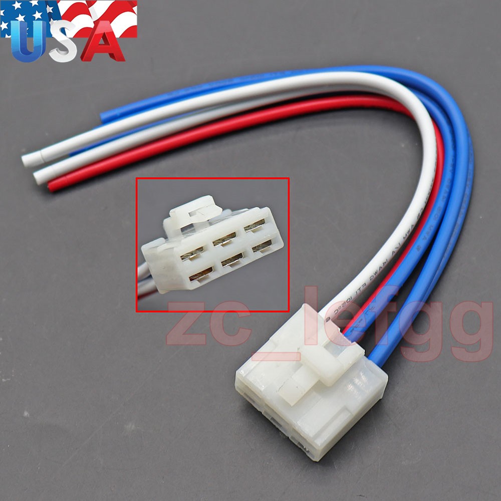 1Pcs For 01-04 Toyota Tacoma  Right Passenger Side Tail Light Pigtail Connector